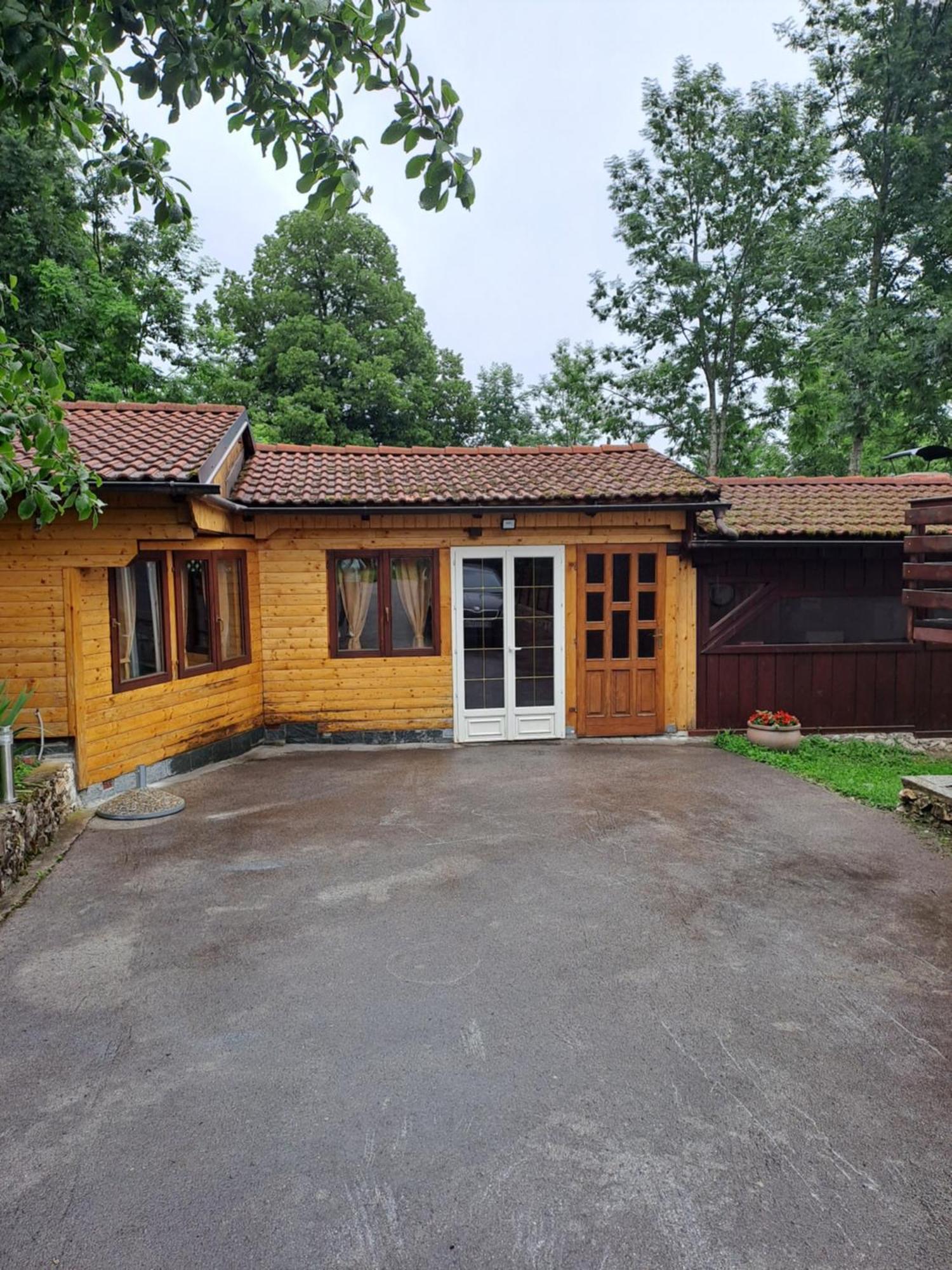 Guesthouse Andrea Poljanak Buitenkant foto